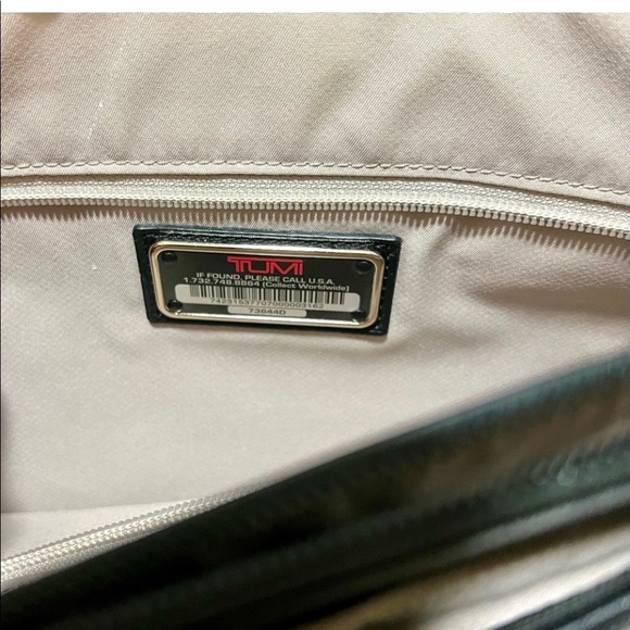 Tumi Larkin Hayward Briefcase Computer Bag Black Gold hardware. Good condition. - Picture 2 of 5